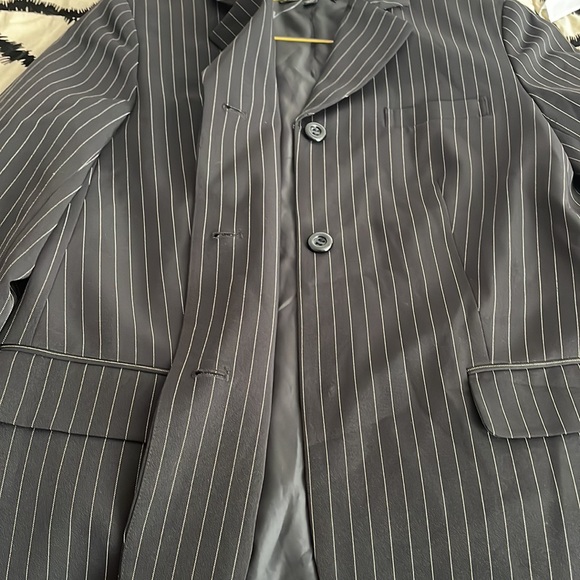 Elizabeth & James stripped blazer, size 4 - Picture 6 of 7
